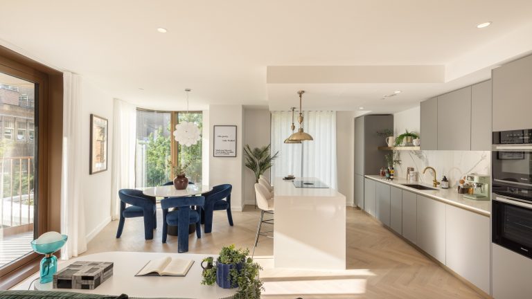 Kitchen / Dining